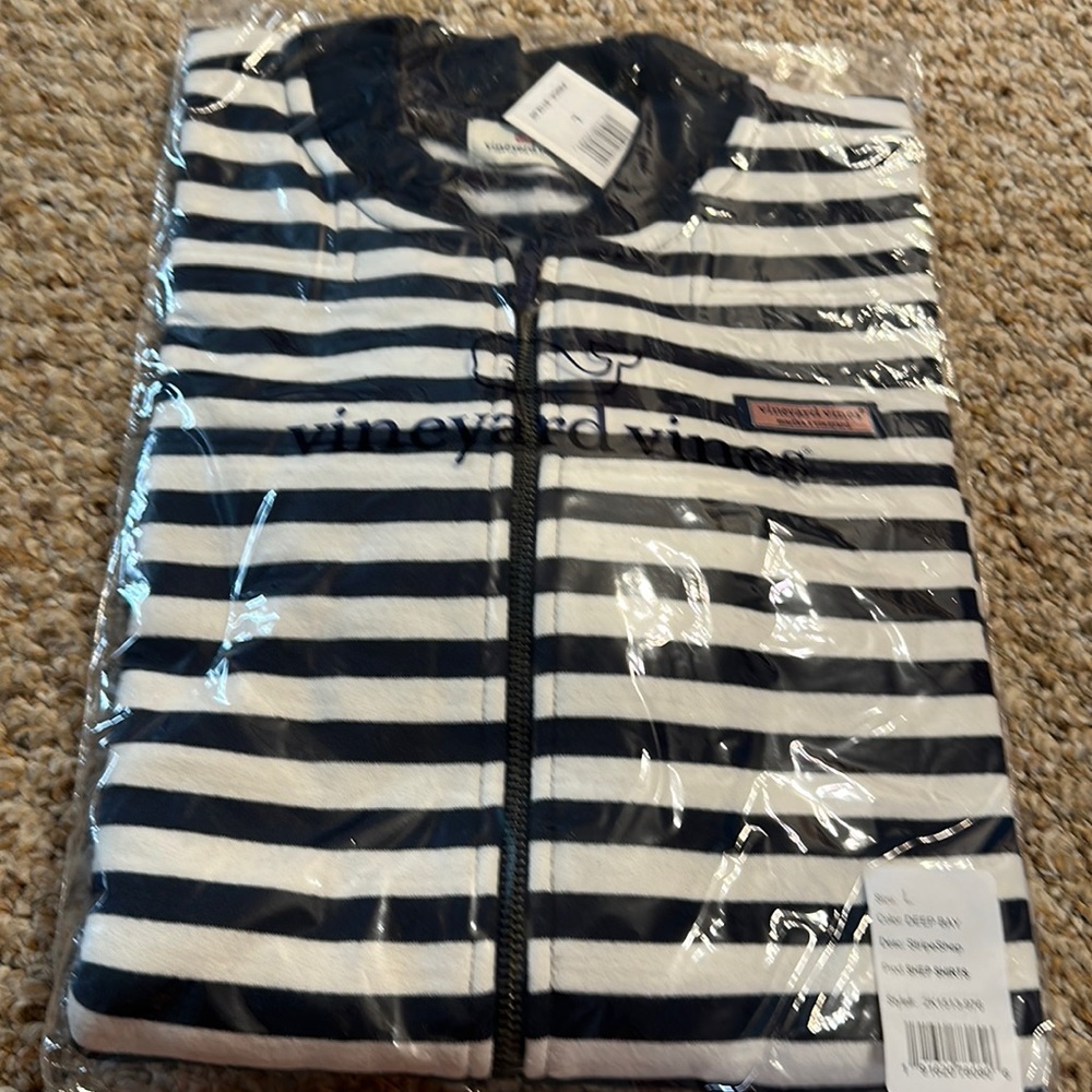 Vineyard Vines stripped sweatshirt jacket size L